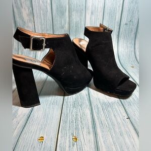 Doice Vita black heels, size 6
